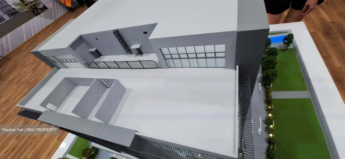 Space 18 (D12), Factory #476316581